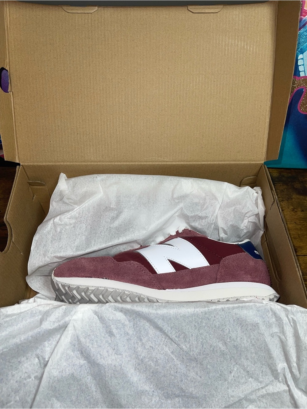 New Balance 237 Unisex Sneaker - Burgundy/White - Picture 9 of 12